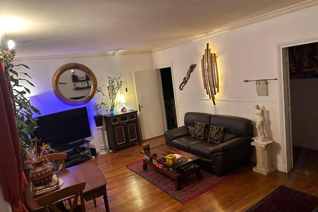 Exelmans 16e Appartement ethnique & chaleureux géré par Mey Agency - 2