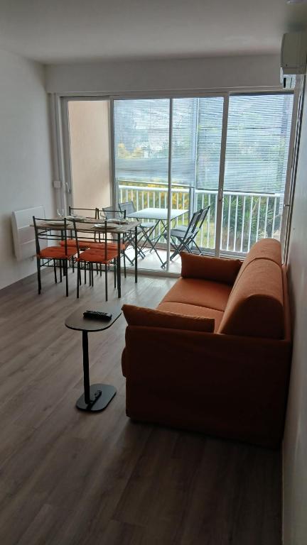 Studio cozy, terrasse, parking, tout à 2 pas d'ici - 4
