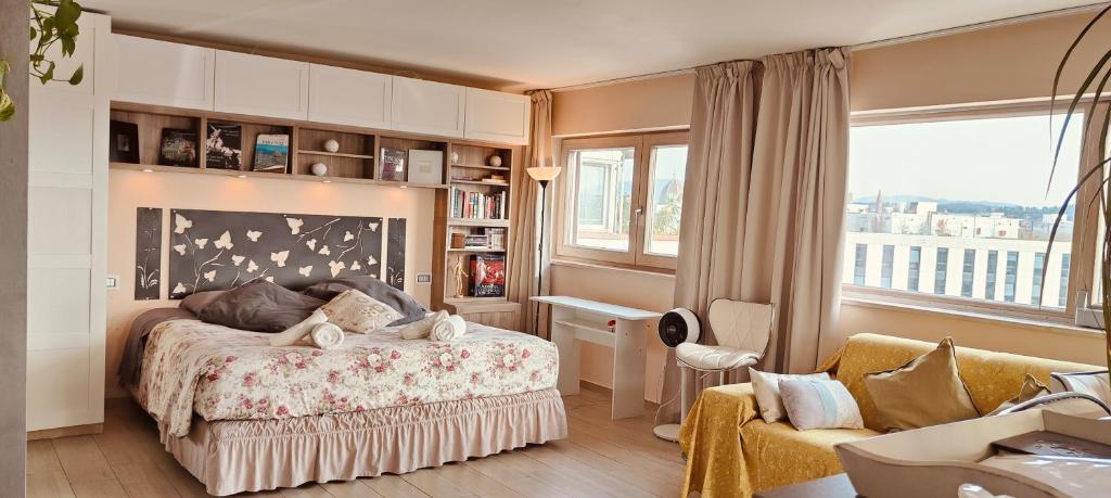 Panoramic Luxury Little Penthouse - 1