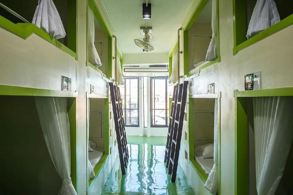 THE PORT HOSTEL BY SUWATCHAI