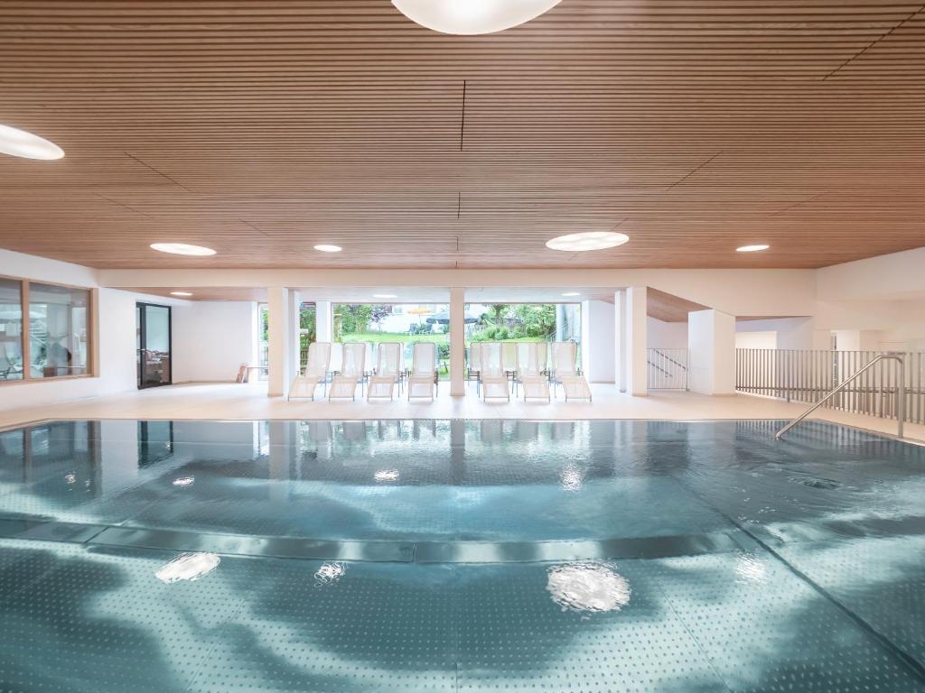 ホテル クローネ イン アウ (Hotel Krone in Au) スイミングプール