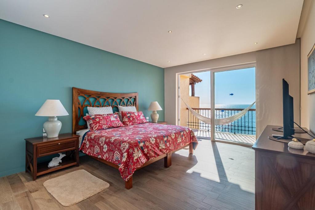 Oceanfront Condo w Infinity Pool & Huge Terrace South Shore - 5