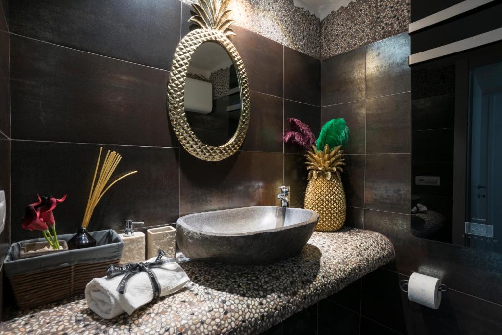 Entire Loft in Via Margutta 2BR -2BA Private steam bath Inside The loft - 4