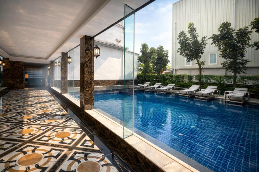 パレット バンコク エアポート ホテル (Palette Bangkok Airport Hotel) スイミングプール