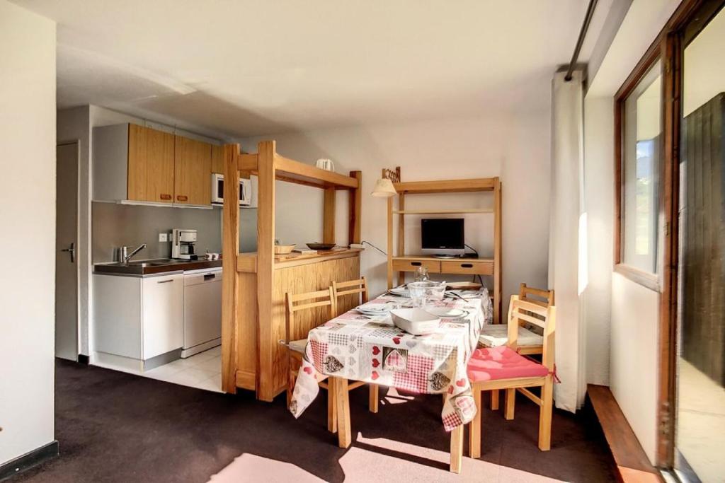 Résidence Sarvan - Appartement lumineux · Départ et retour skis aux pieds · Balcon MAE-2494 - 3