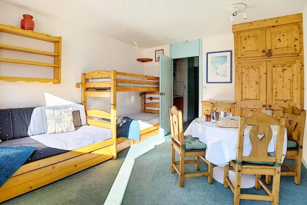 Résidence Aravis - Studio fonctionnel · Départ et retour skis aux pieds · Balcon MAE-3374 - 2