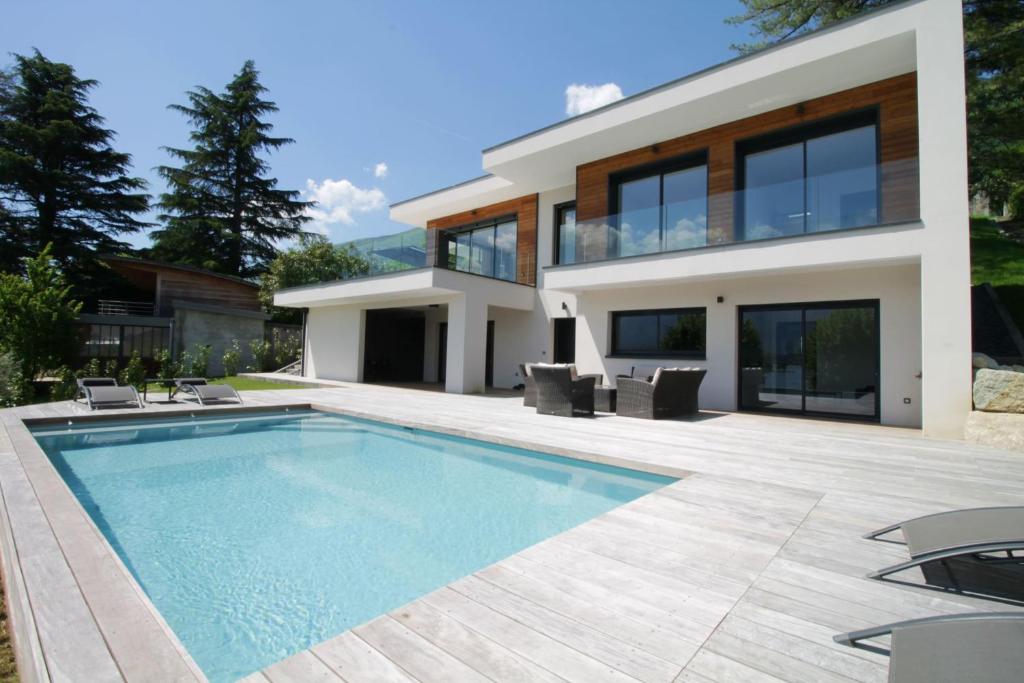 Villa Piscine chauffée vue et accès lac climatisation - 2