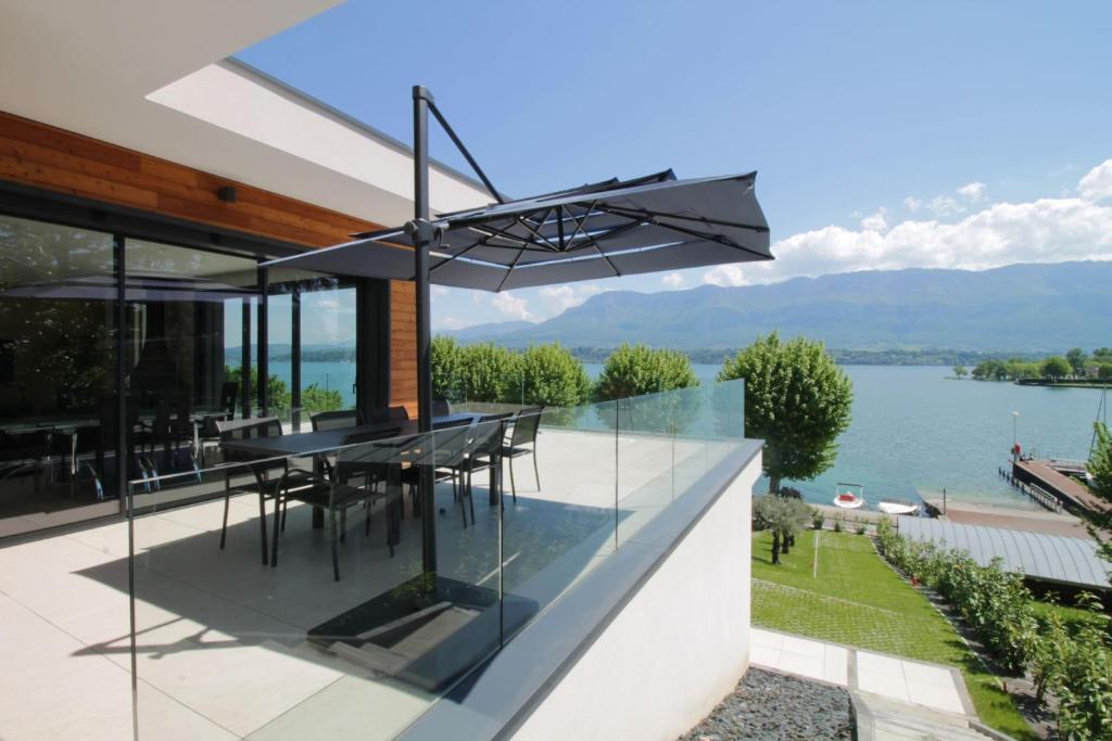 Villa Piscine chauffée vue et accès lac climatisation - 4