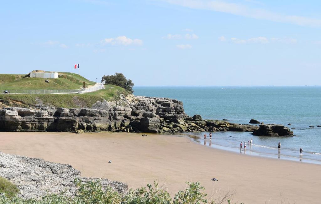 1 Bedroom Amazing Apartment In Royan - 1