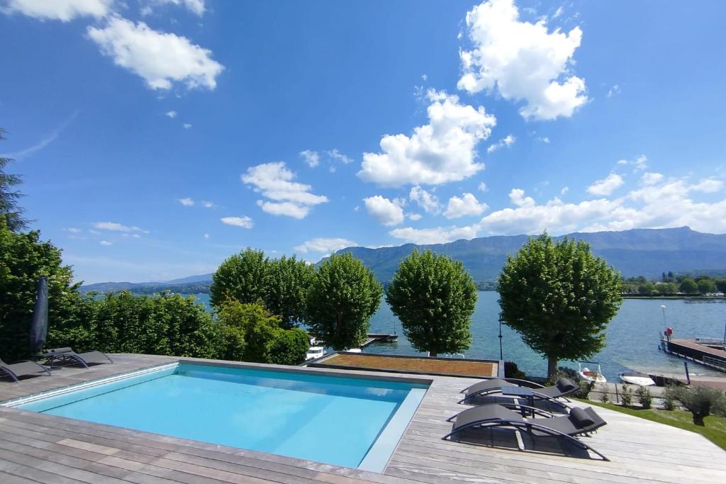 Villa Piscine chauffée vue et accès lac climatisation - 3