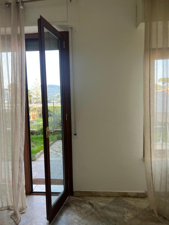WELCOME RIVIERA - Ruentes 87, splendido appartamento vista mare con giardino interamente ristrutturato nel 2025 - 3