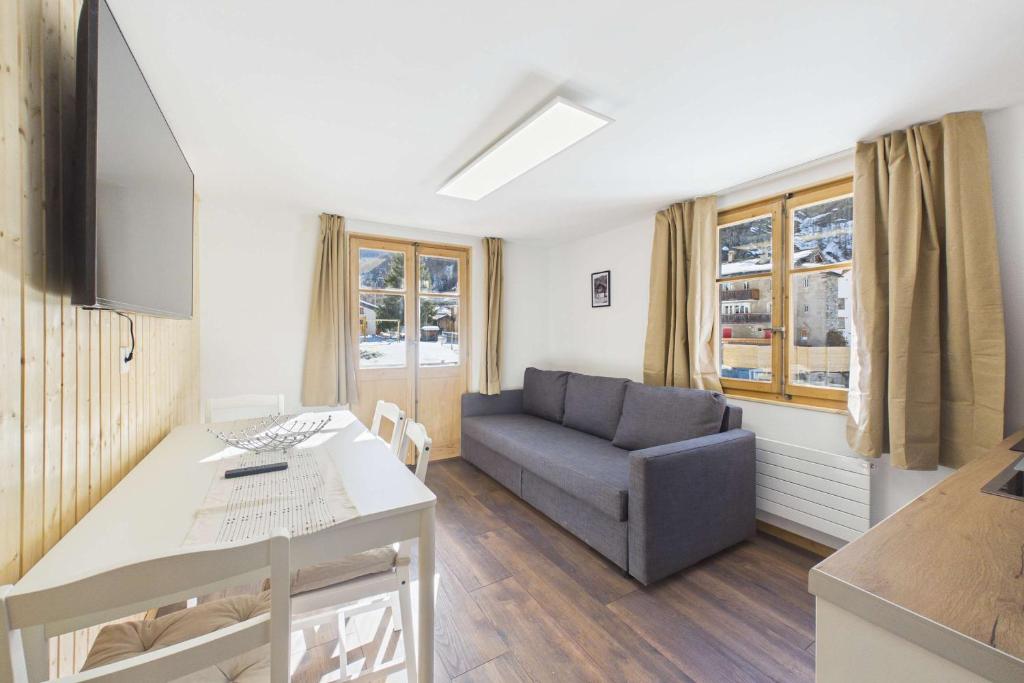 Spacious Alpine Family Apartment near Zermatt - 2