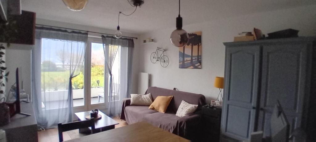 SUPERBE STUDIO FACE AU LAC DU BOURGET AVEC TERRASSE curistes ou couples - 2