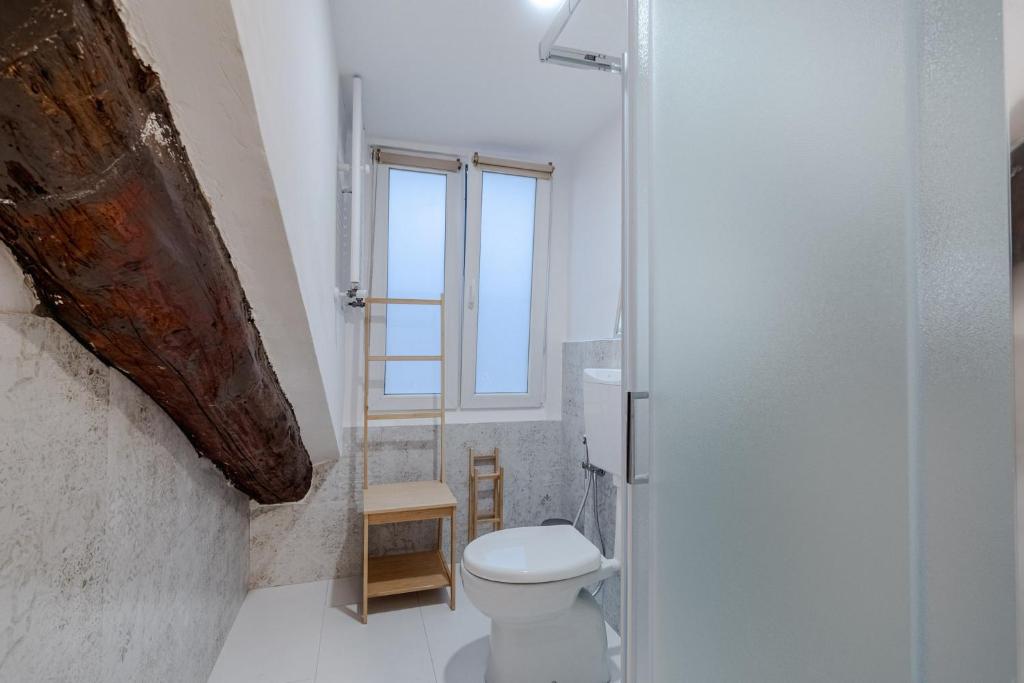 GuestHost - Quadrilatero Cozy Wooden Flat - 5