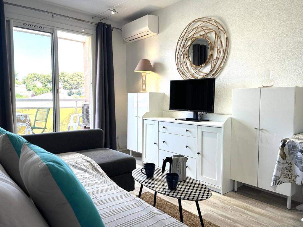 BO570-T62 Studio cabine 4 couchages BORMES LES MIMOSAS - 2