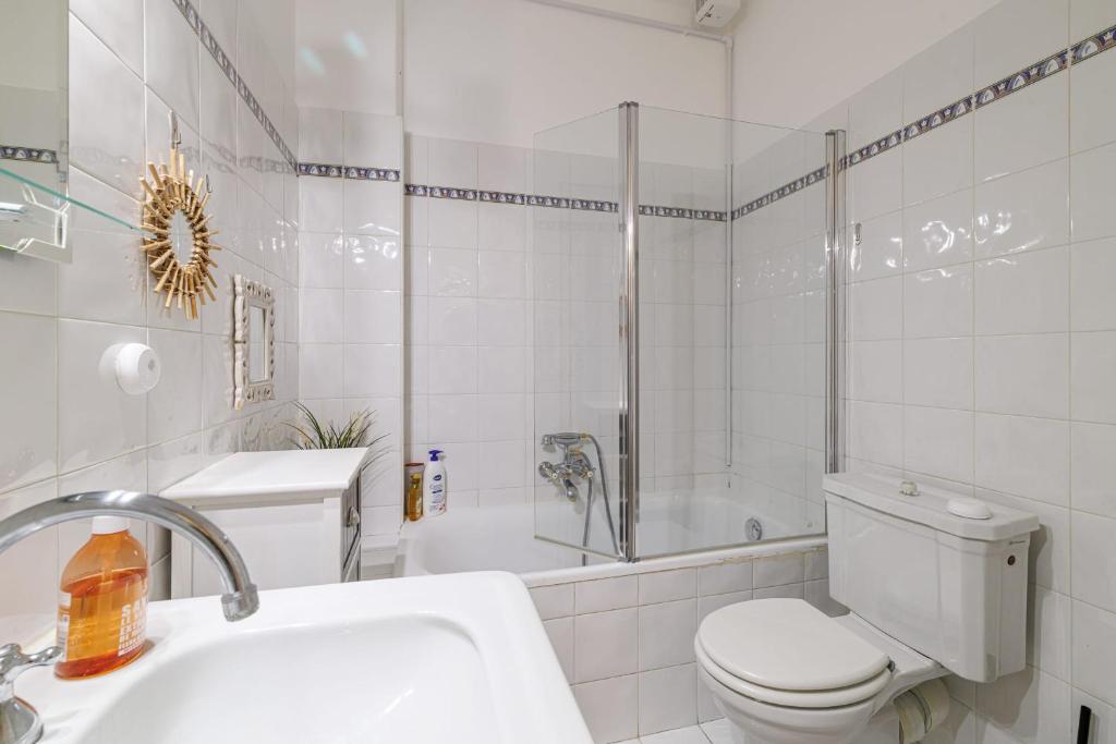 Elegant and Spacious 2 Bedroom in Menton Center - 5