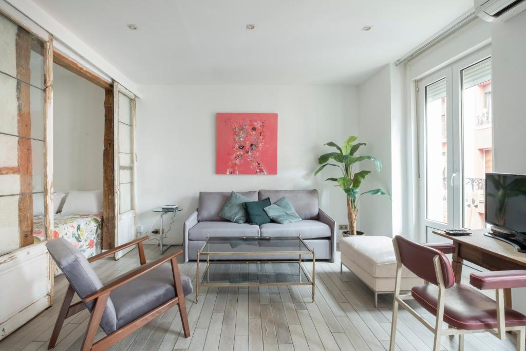 Home Boutique - 1