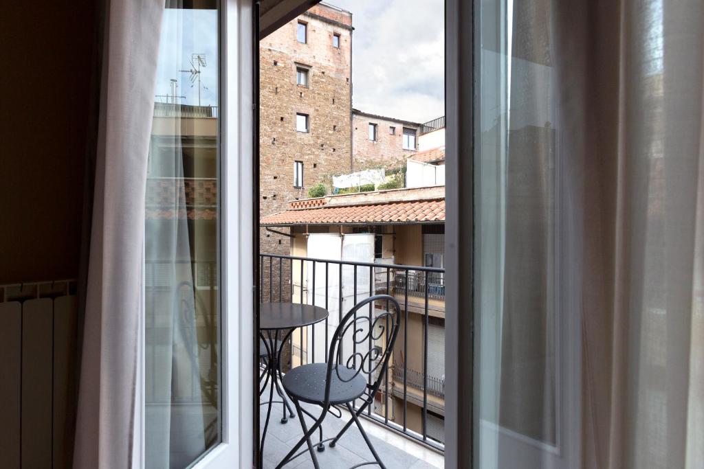 GuestHost - Ponte Vecchio Elegant Dream - 3