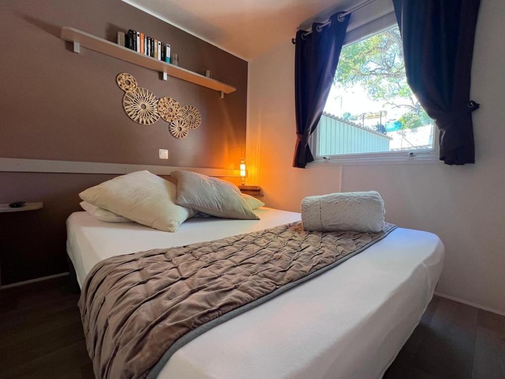 Mobil-Home Domaine 4 Etoiles de l'Ile d'Or vue mer pour 4 personnes - 4