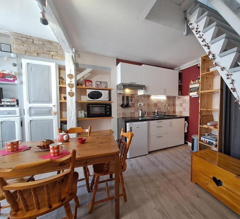 Duplex cosy - charme et confort à 100 mètres des thermes et des sentiers - 4