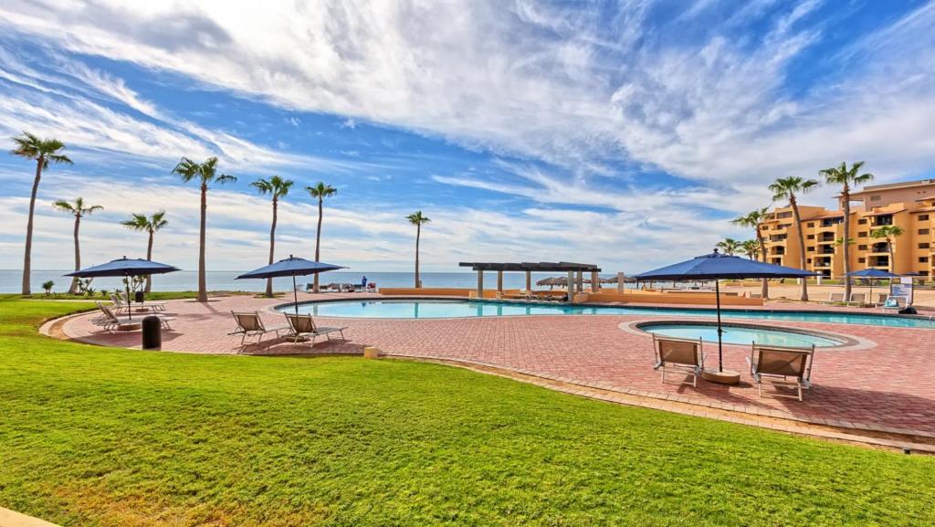 Ground Floor 1BR Beachfront - Steps to Pool - Princesa E104 - BeachBumCondos - 3