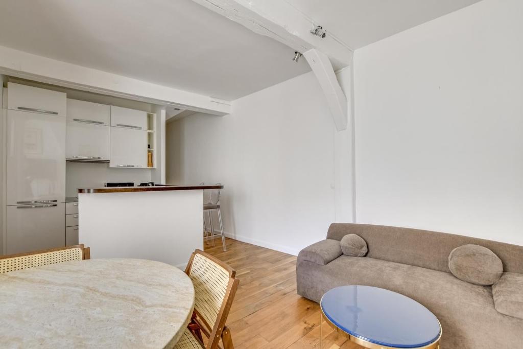 Pick A Flat's Apartment in Saint Germain - Rue de Buci - 5