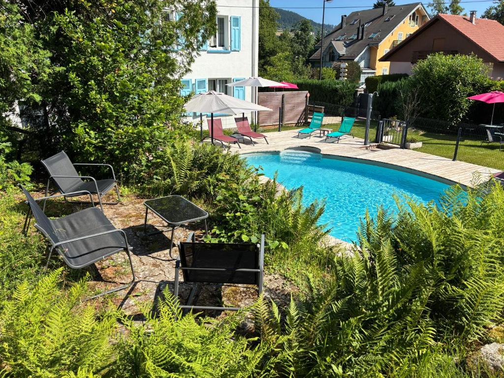 Chalet familial Gerardmer centre - salle de jeu - piscine partagée - 4
