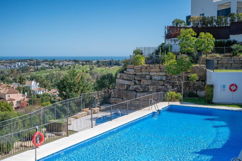 Paradisiacal 3 BDRM Apt with Sea Views, Gym & Spa - 4