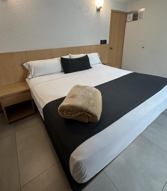 Hotel Emperador centro Guadalajara y Remodelado - 1