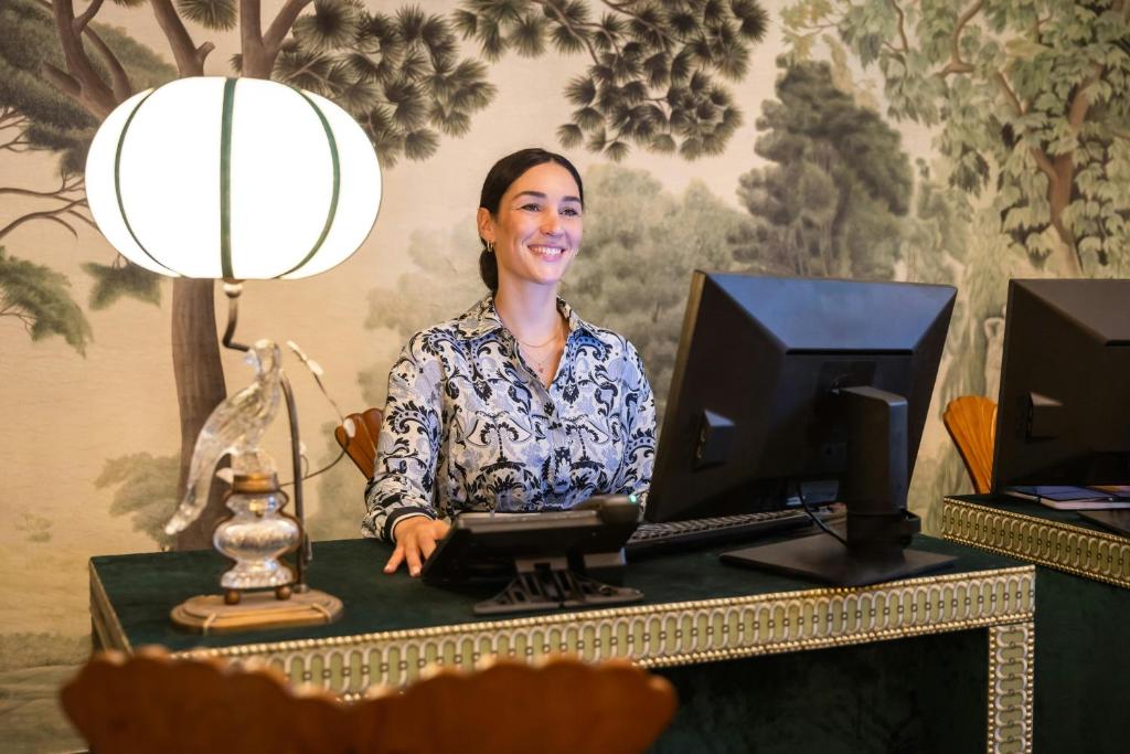 フロント・ロビー