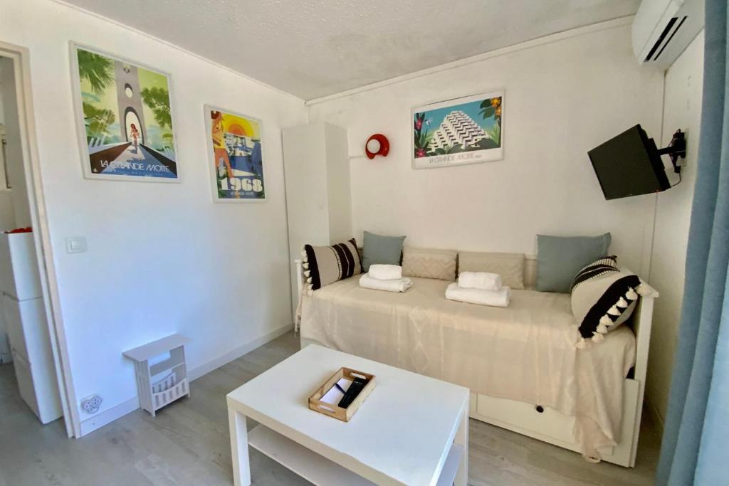 Le Petit Ponant- Studio cosy avec vue sur l'étang et piscine ! - 2