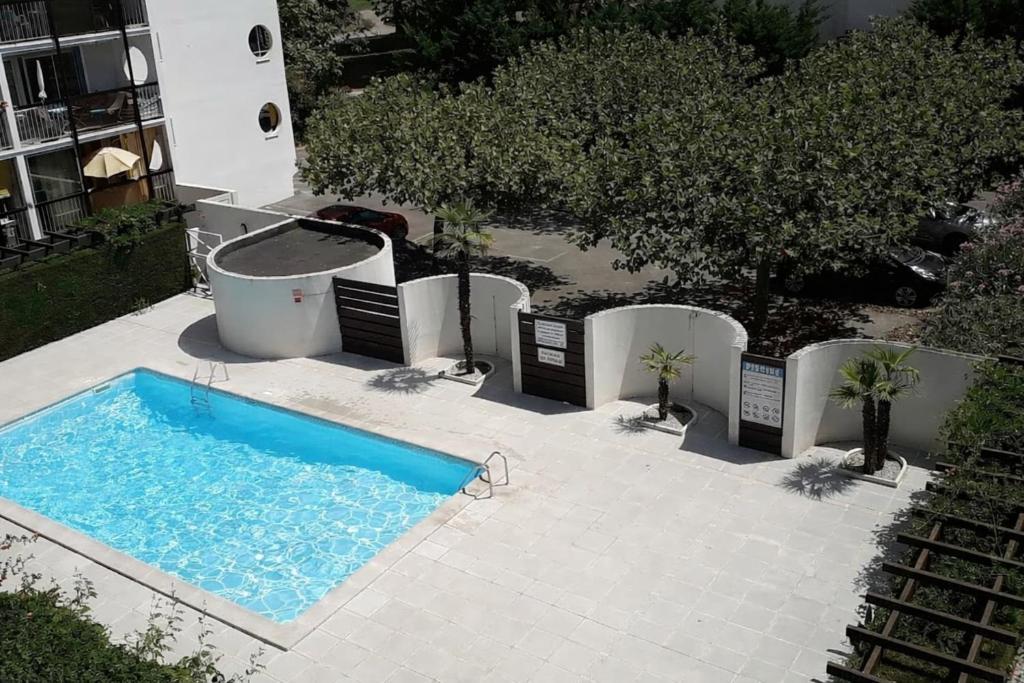 Le Petit Ponant- Studio cosy avec vue sur l'étang et piscine ! - 4