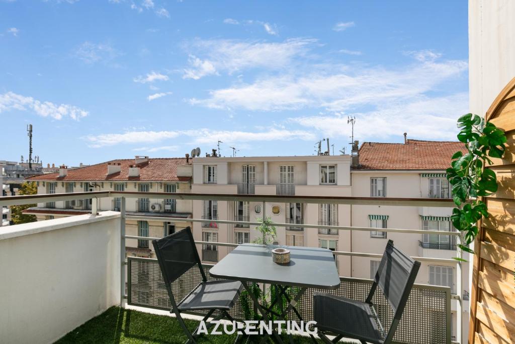 Azurenting - T3 Cœur d'Antibes - Clim - 4