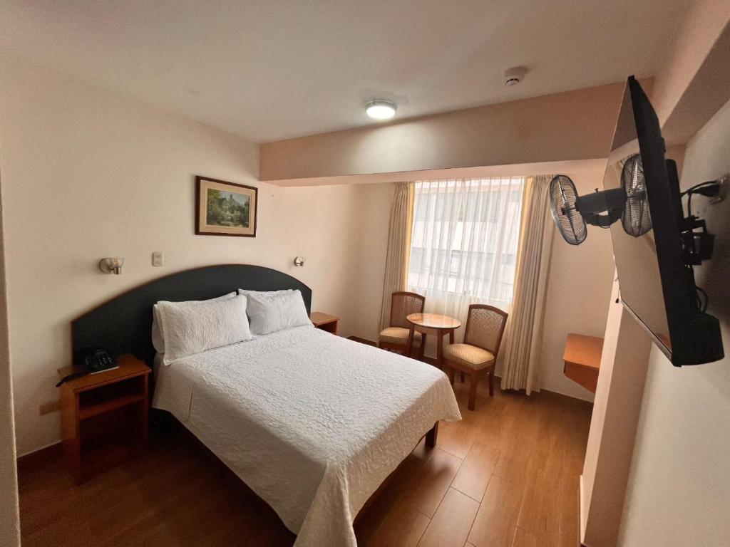 Hotel Anthony's - 2
