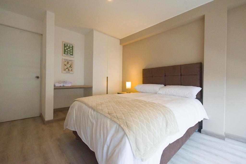 Stylish Duplex with Terrace & Park Views - 4