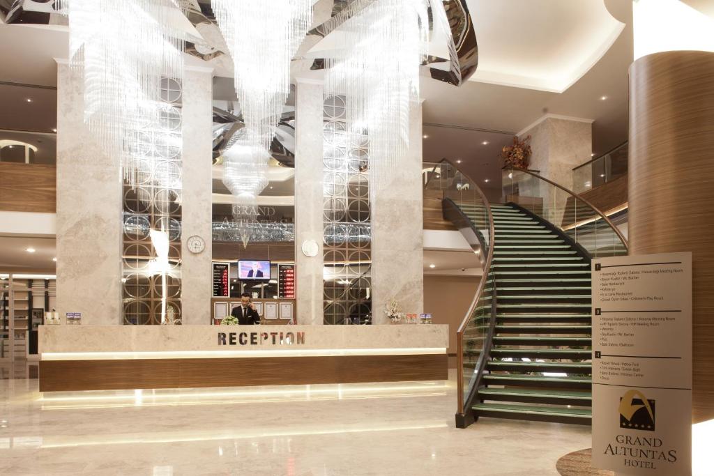 Grand Altuntas Hotel photo