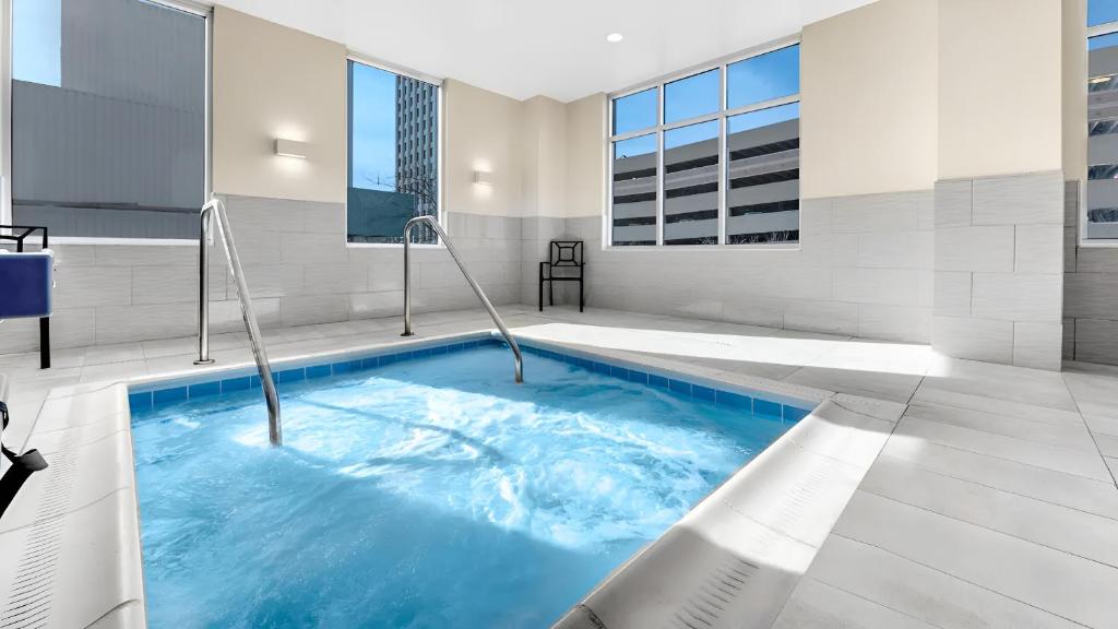 ハイアット プレイス コロラド スプリングス ダウンタウン (Hyatt Place Colorado Springs Downtown) スイミングプール