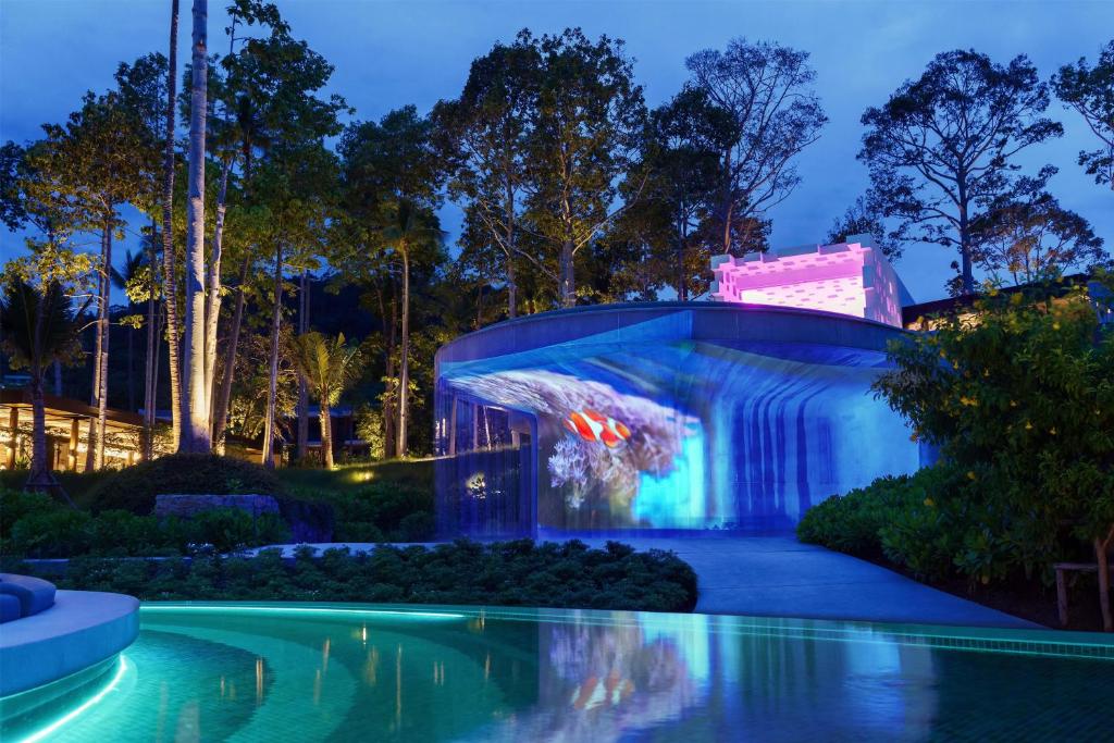 スイミングプール