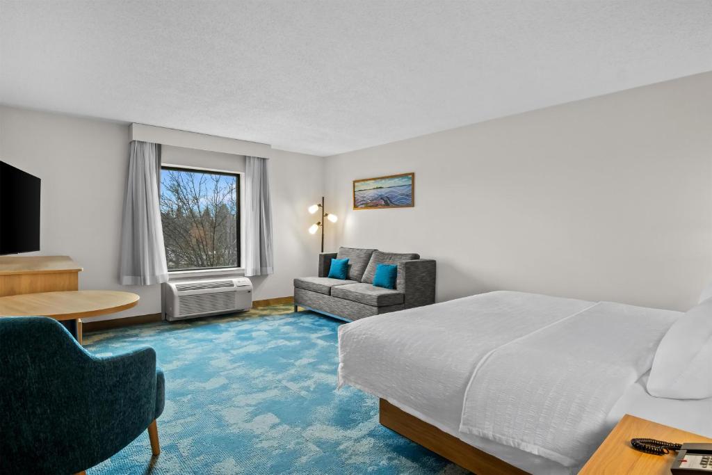 Hampton Inn & Suites Detroit-Canton — Hotel rooms in Canton, Michigan