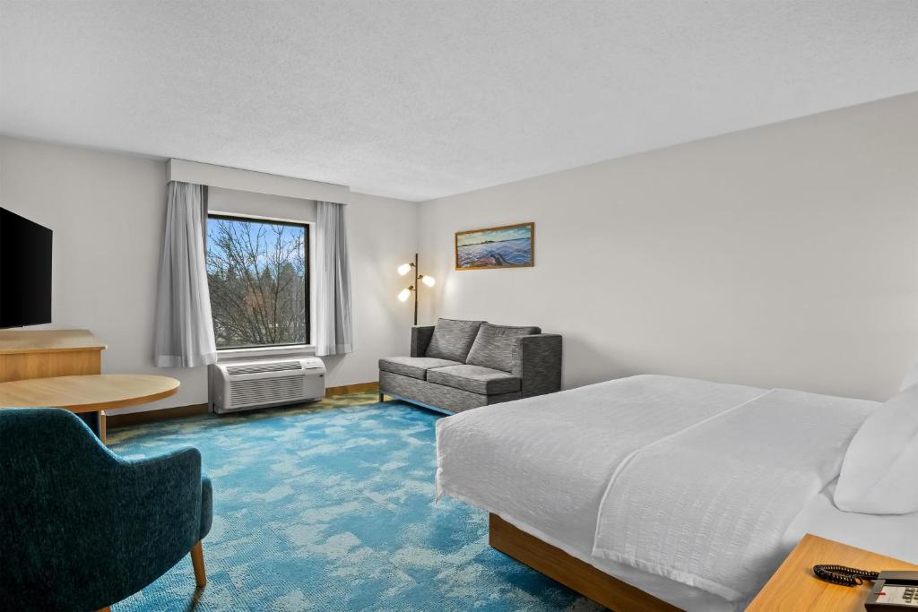 Hampton Inn & Suites Detroit-Canton — Hotel rooms in Canton, Michigan