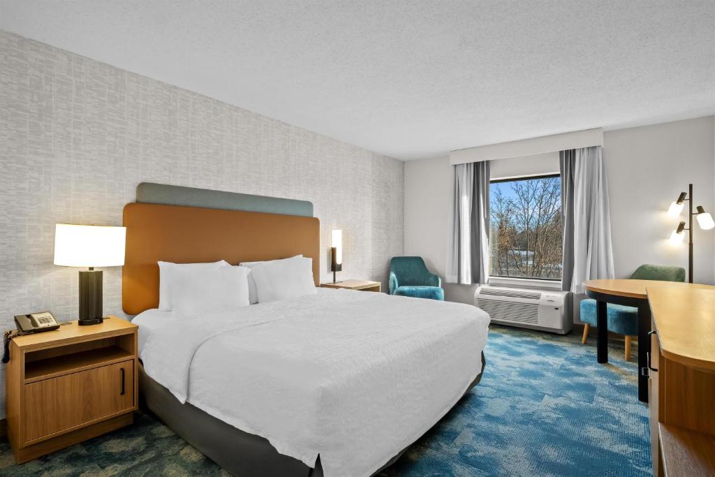 Hampton Inn & Suites Detroit-Canton — Hotel rooms in Canton, Michigan