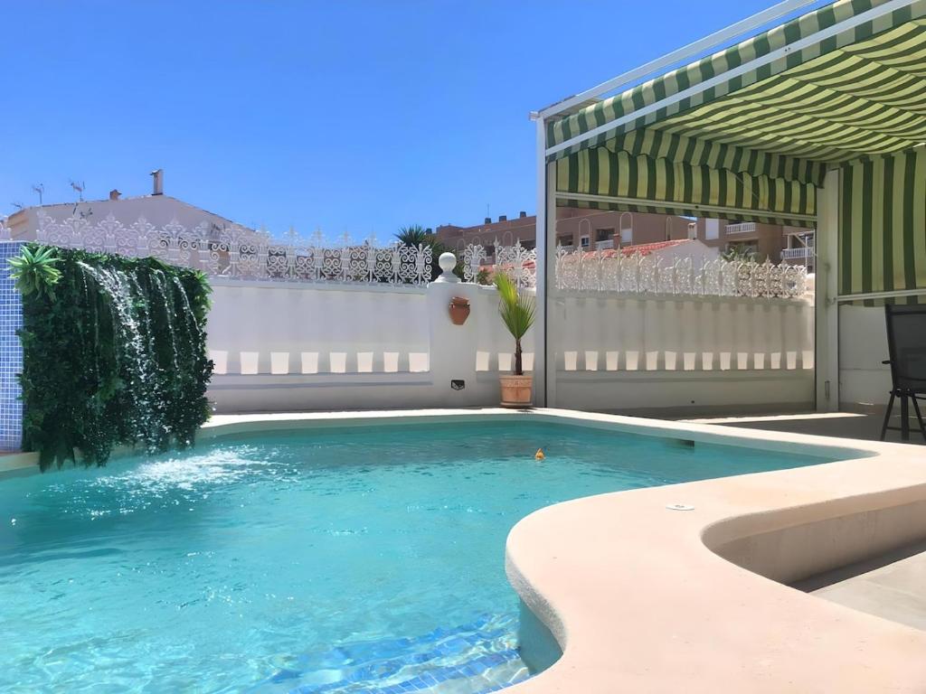 Holiday House, private pool - 1