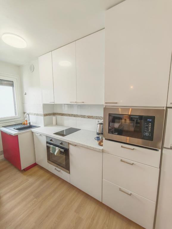 Bright Paris Apt Bastille Nation for 3 Guests - 5