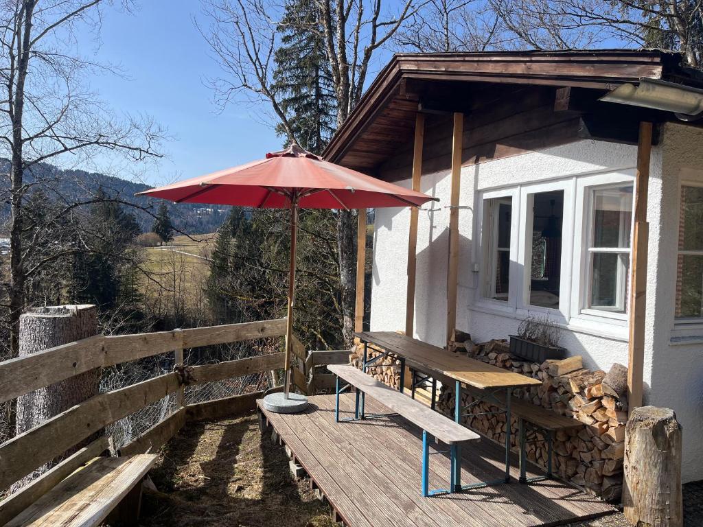 Gemütliche Hütte in der Natur mit herrlicher Aussicht - 2