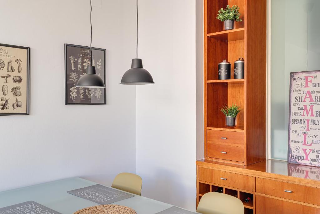 Cheerful Olympic Village Beach Apartment - 4