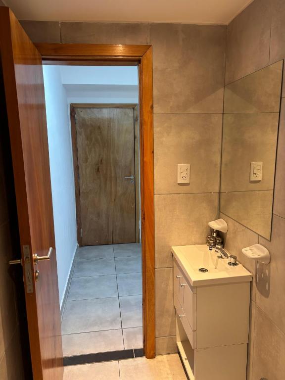 Cómodo - Monoambiente - Opción cochera! - 2