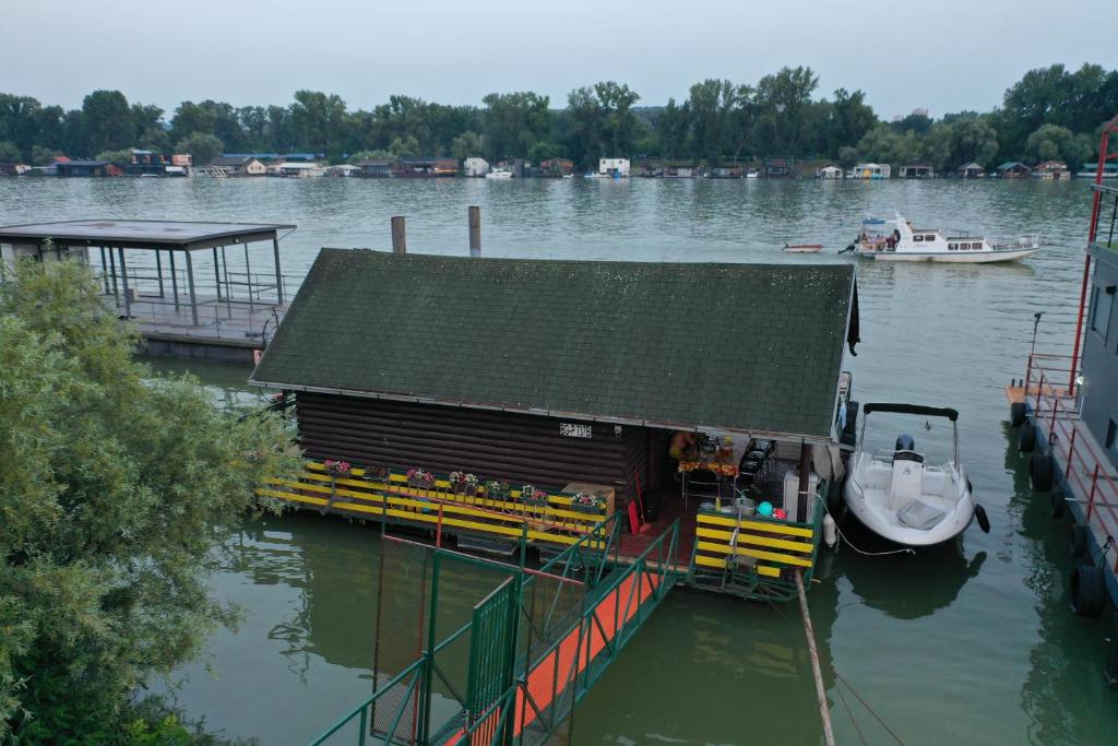Splav na Savi KALIVARIJA - 2