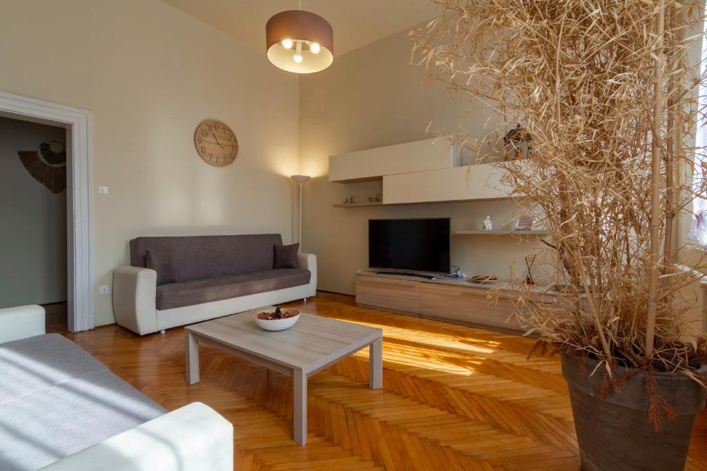 THEATER VENICE APARTMENT - 2
