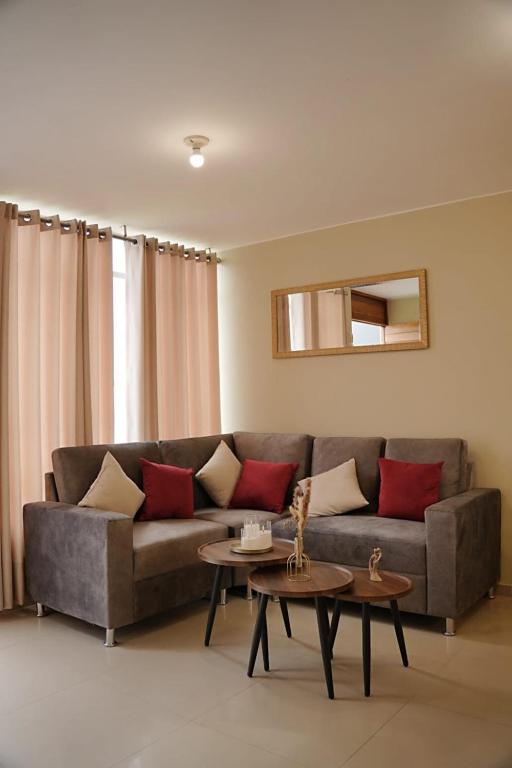 Huacachina House King Bed Room with Air Conditioning - 4