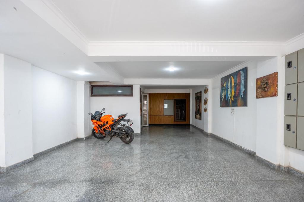 ［サウス デリー］アパートメント（108m²）｜ 3ベッドルーム／3バスルーム (Fortune Home Service Apartment 3BHK, J-150)